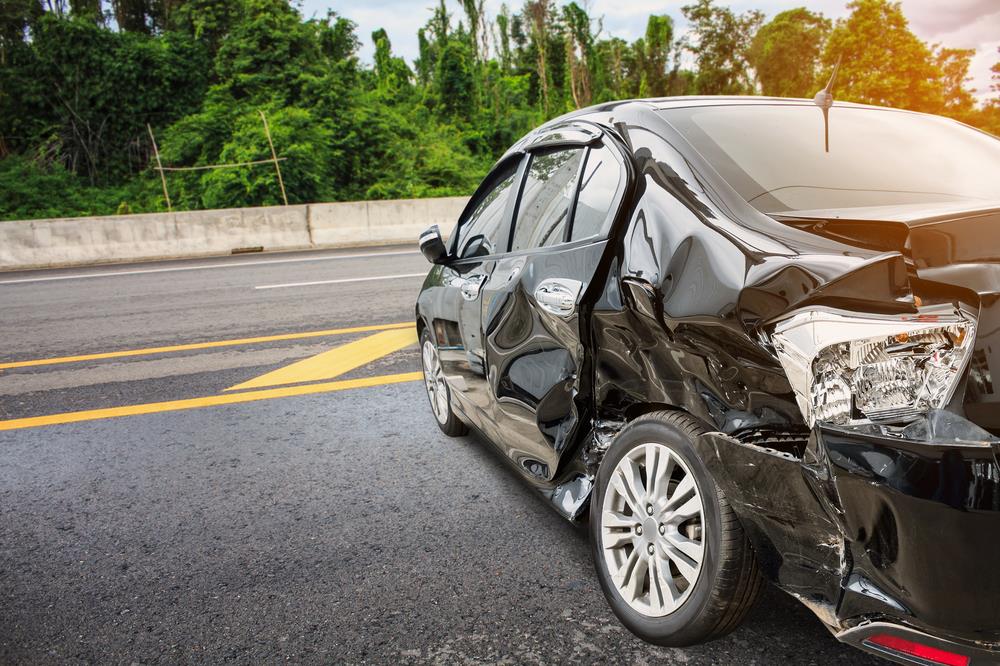 East Point Personal Injury Lawyers | Kaine Law car accident blocking lanes on highway